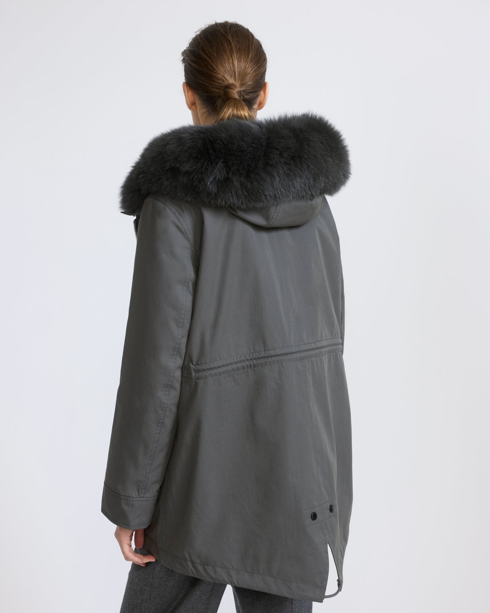 Short Iconic parka in waterproof cotton blend with fox and rabbit fur - Yves Salomon - New Fall/Winter Collection