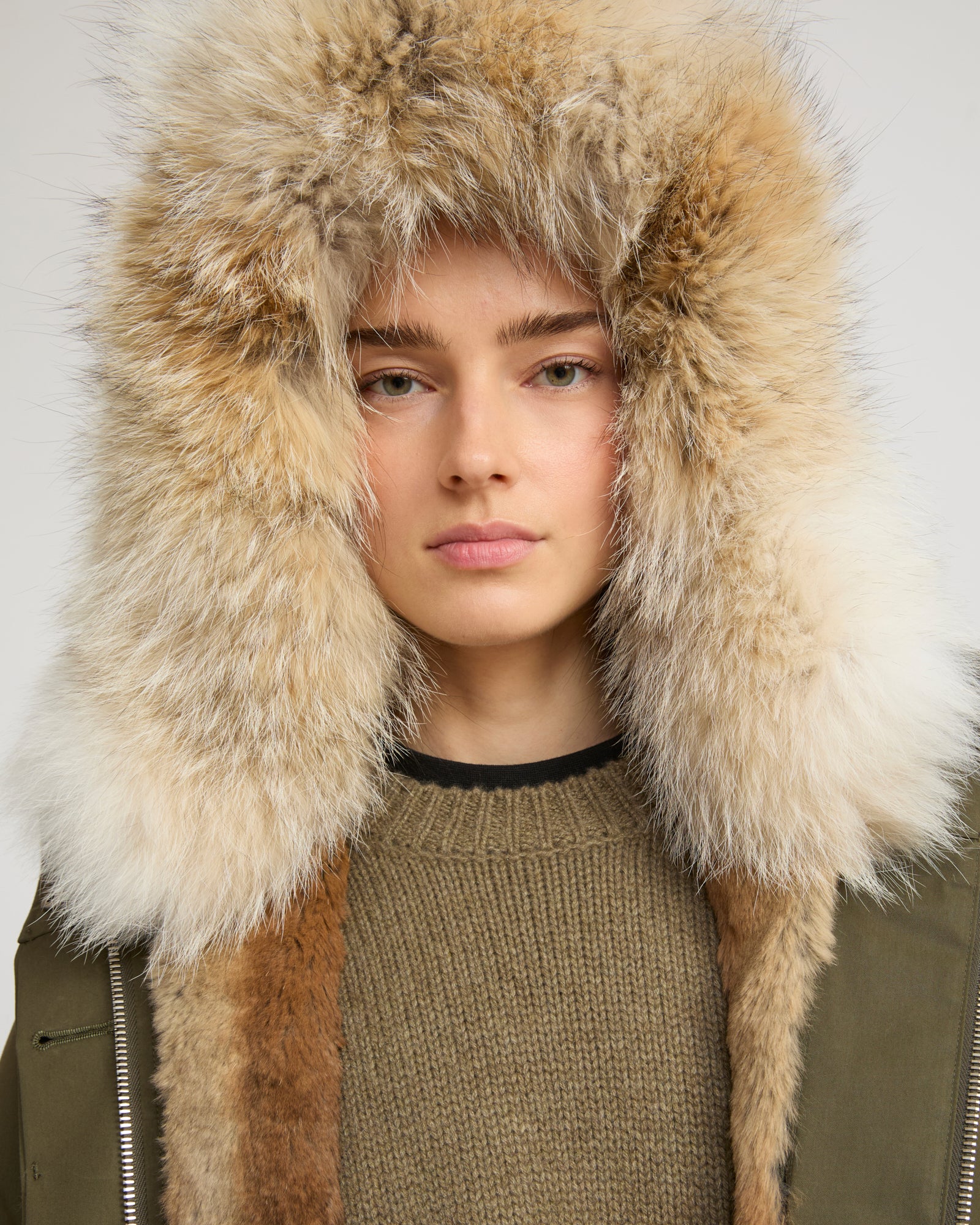 Short parka in technical fabric, rabbit and coyote fur - Yves Salomon