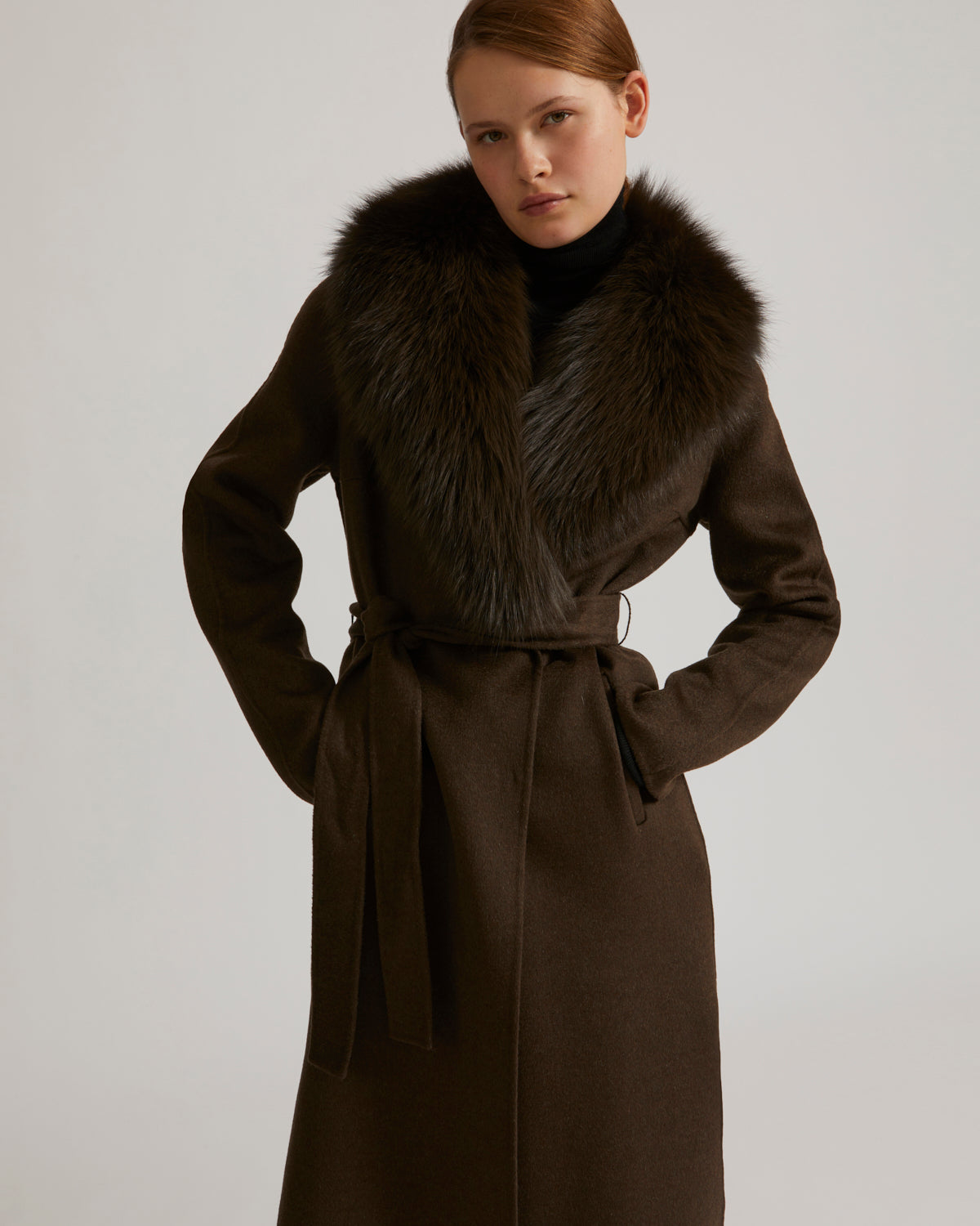 Belted coat in cashmere wool with fox fur collar and lapel - khaki - Yves Salomon
