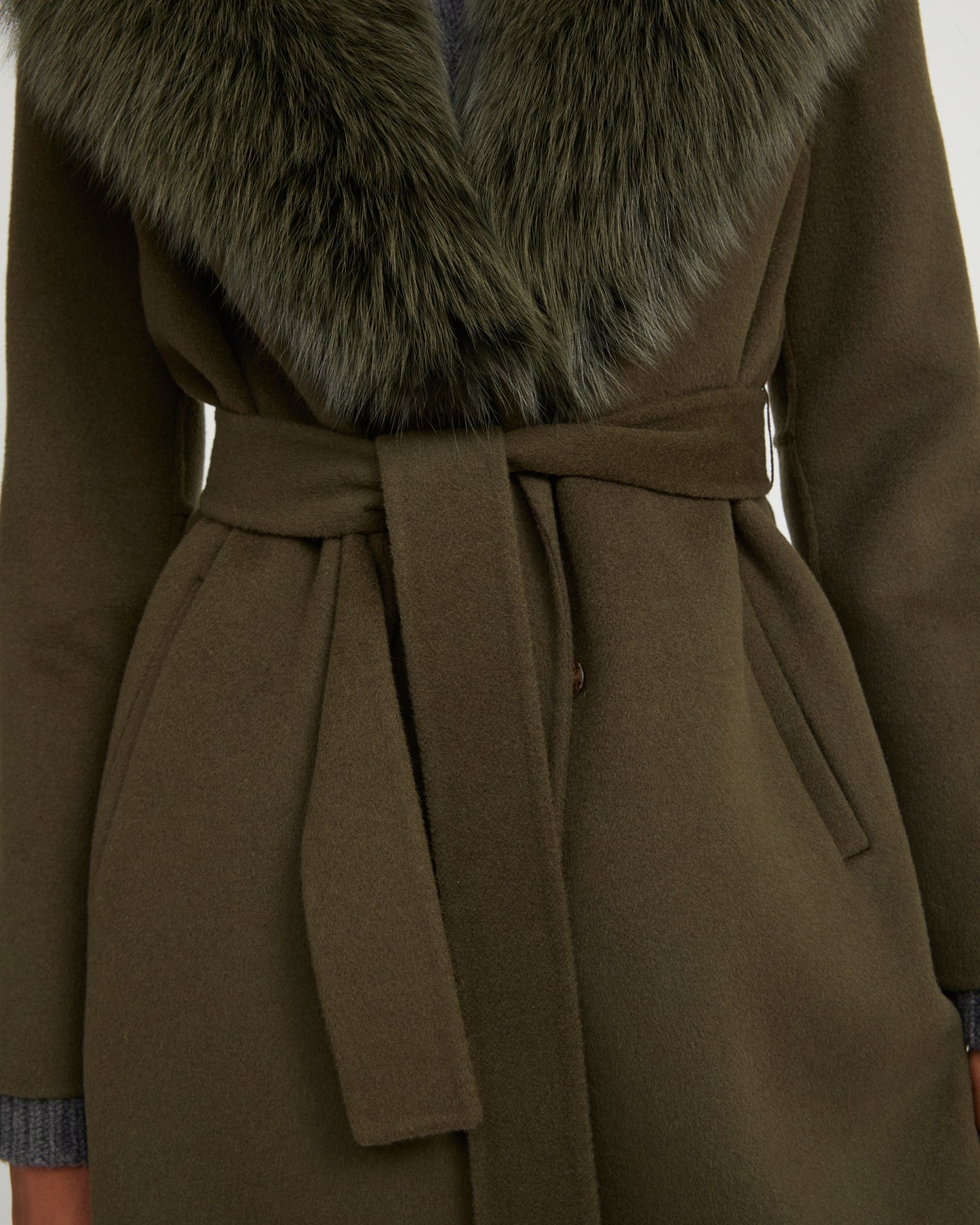 Belted coat in cashmere wool with fox fur collar and lapel - Yves Salomon