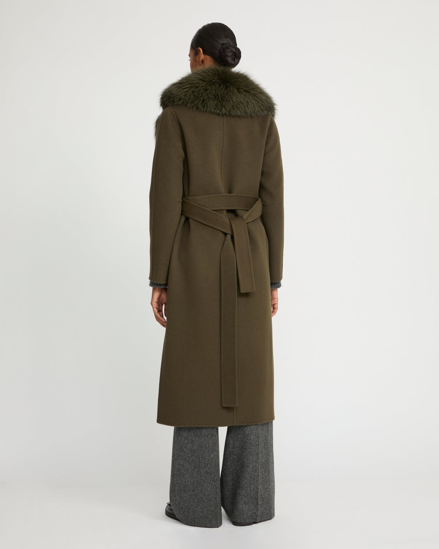 Belted coat in cashmere wool with fox fur collar and lapel - Yves Salomon