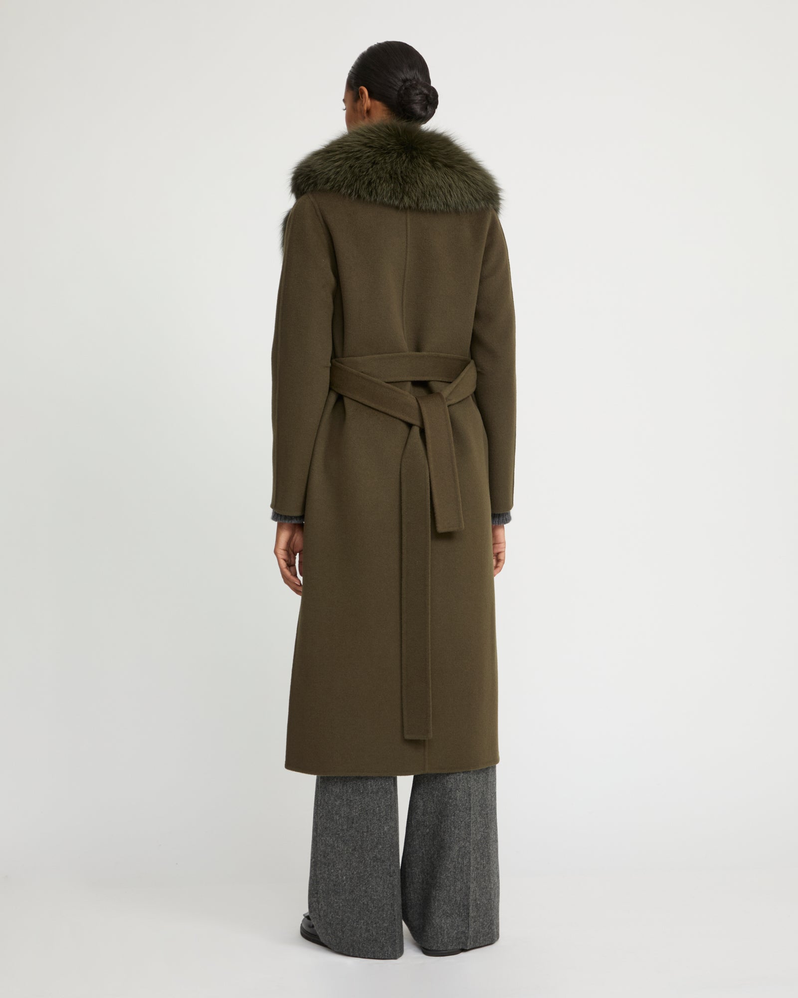 Belted coat in cashmere wool with fox fur collar and lapel - Yves Salomon