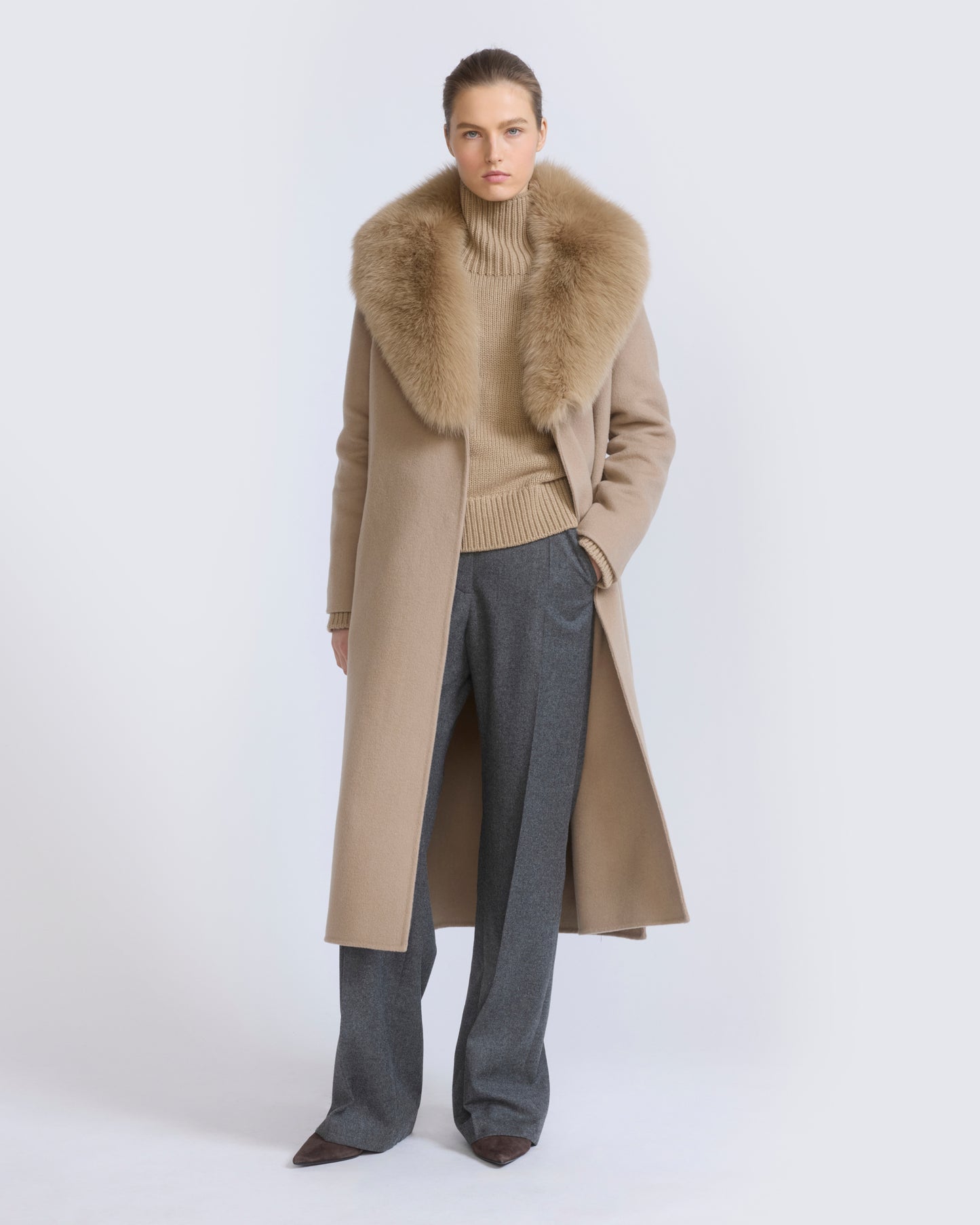 Belted coat in cashmere wool with fox fur collar and lapel - Yves Salomon - New Fall/Winter Collection