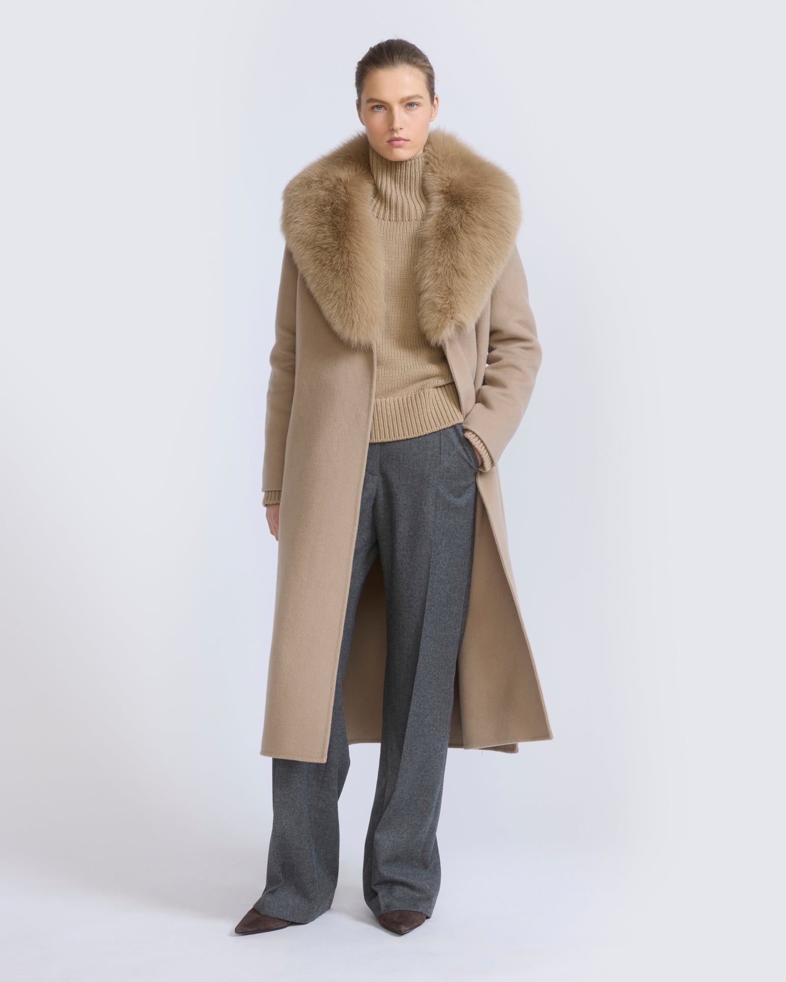 Belted coat in cashmere wool with fox fur collar and lapel - Yves Salomon - New Fall/Winter Collection