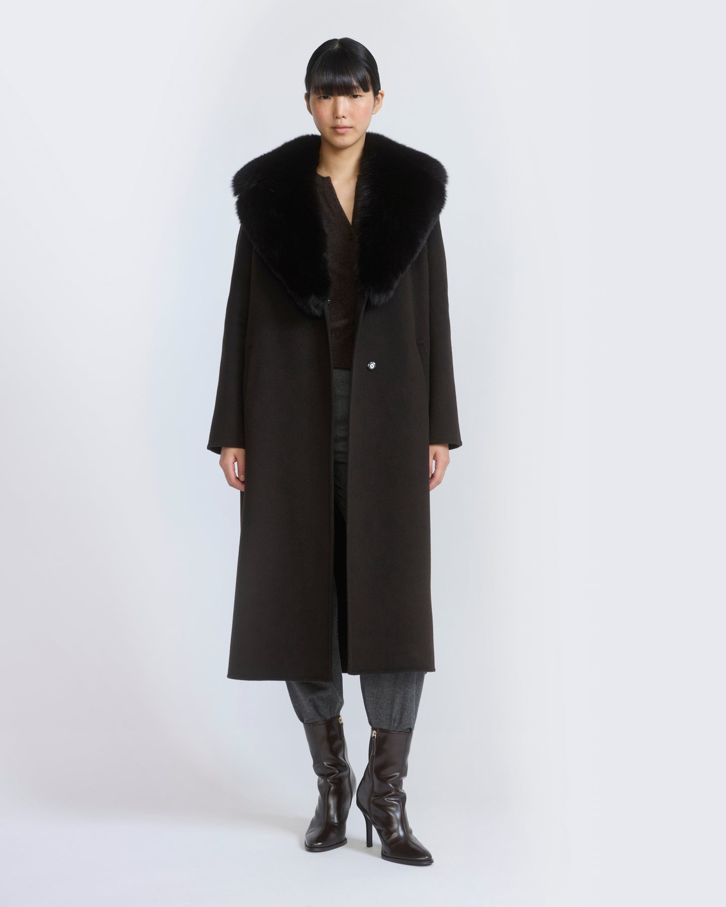 Belted coat in cashmere wool with fox fur collar and lapel - Yves Salomon - New Fall/Winter Collection