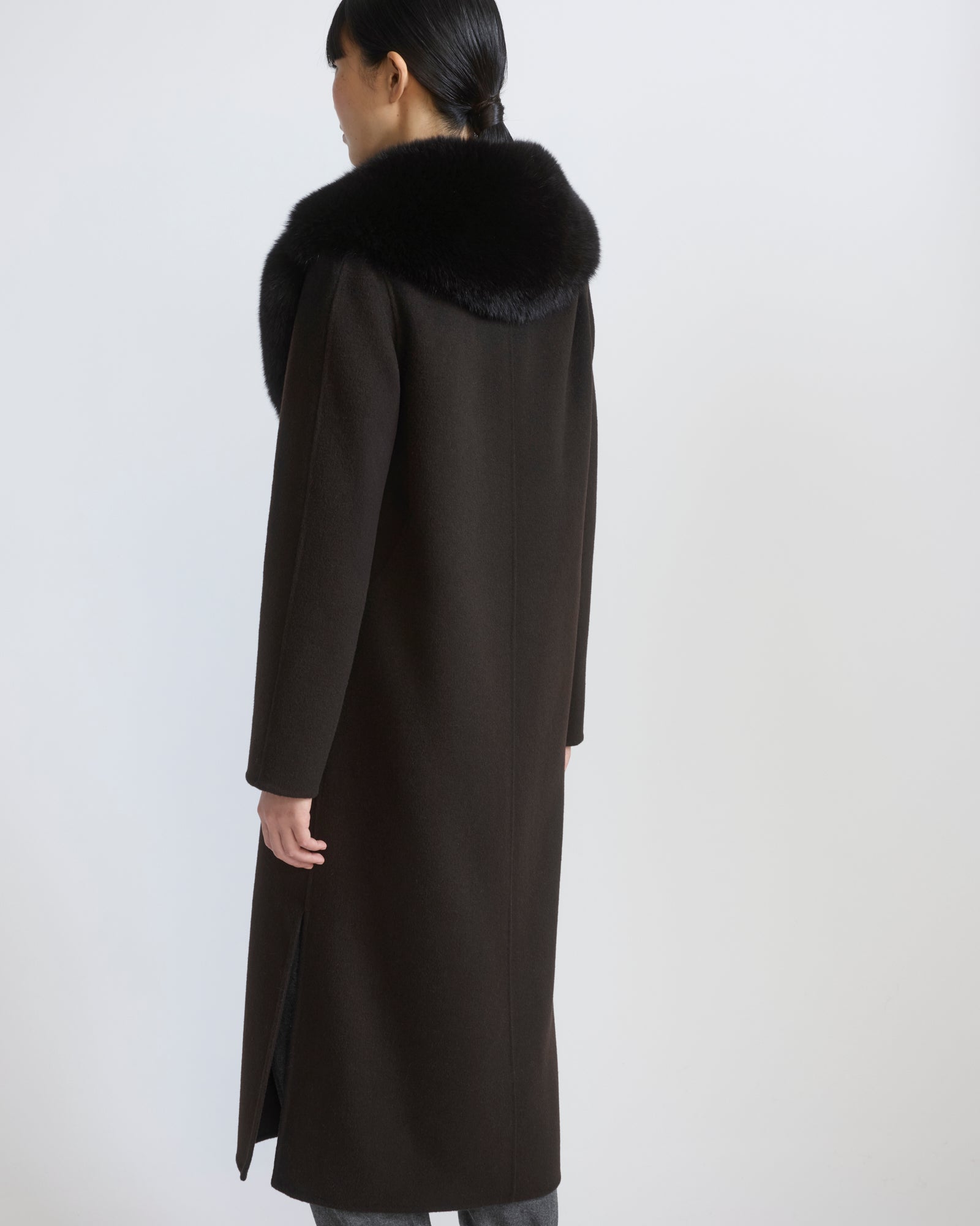 Belted coat in cashmere wool with fox fur collar and lapel - Yves Salomon - New Fall/Winter Collection