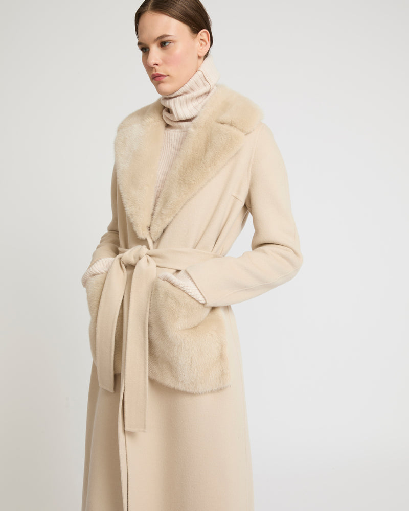 Belted coat in cashmere wool with mink fur collar and over-pockets - beige - Yves Salomon