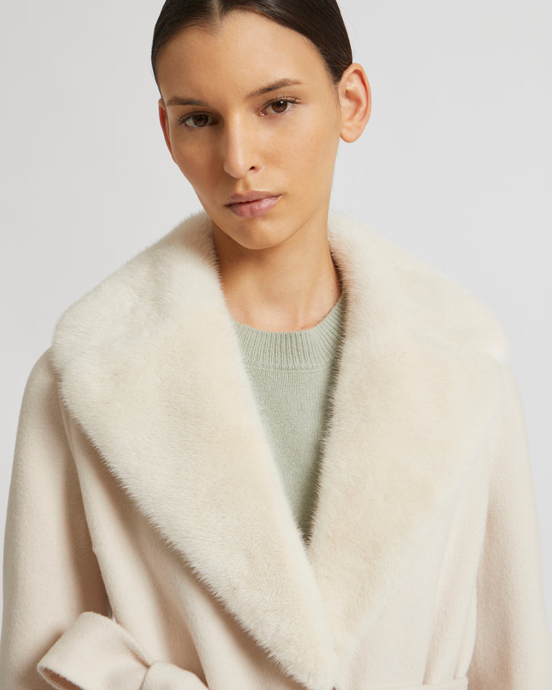 Belted coat in cashmere wool with mink fur collar and over-pockets - pinkish beige - Yves Salomon