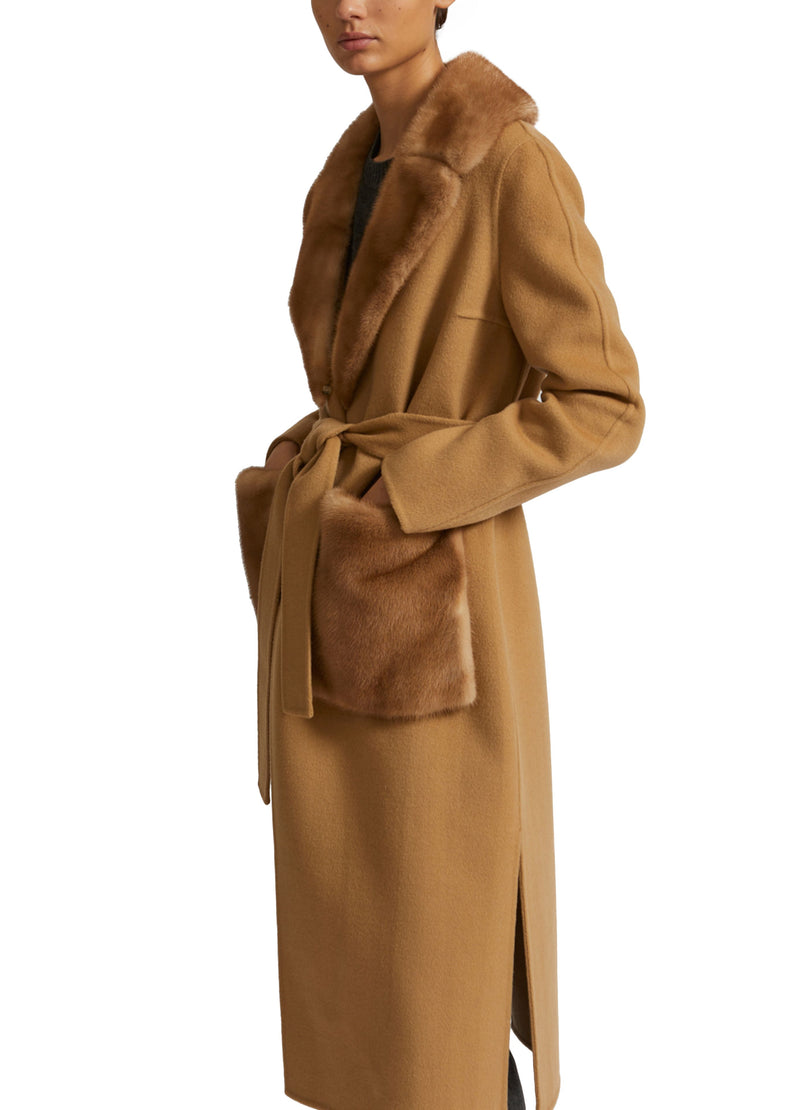 Belted coat in cashmere wool with mink fur collar and over-pockets