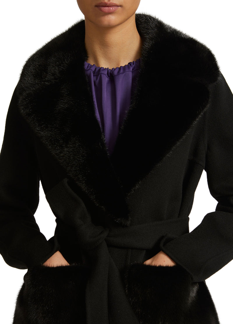 Belted coat in cashmere wool with mink fur collar and over-pockets