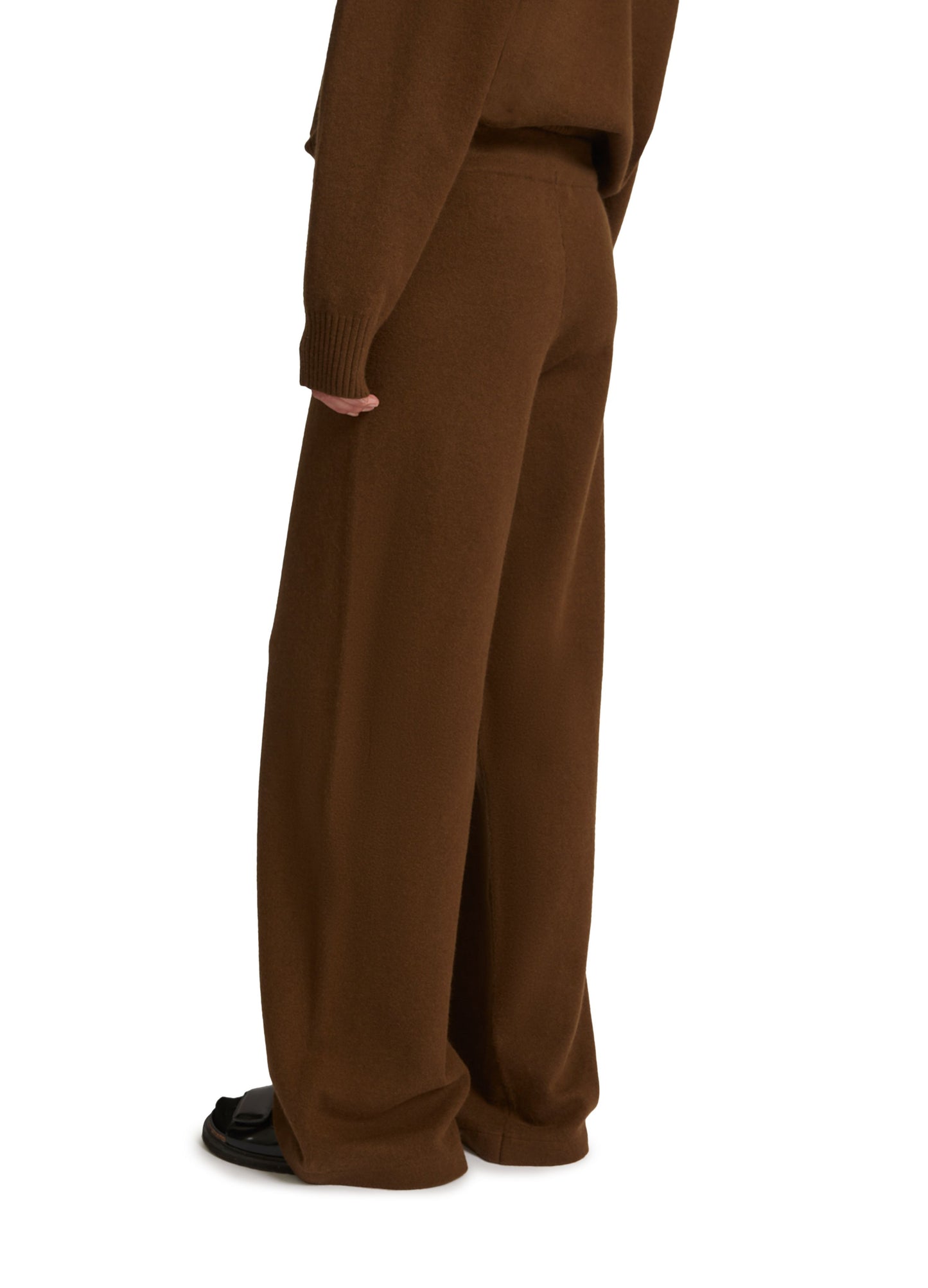 Wide-leg knit trousers