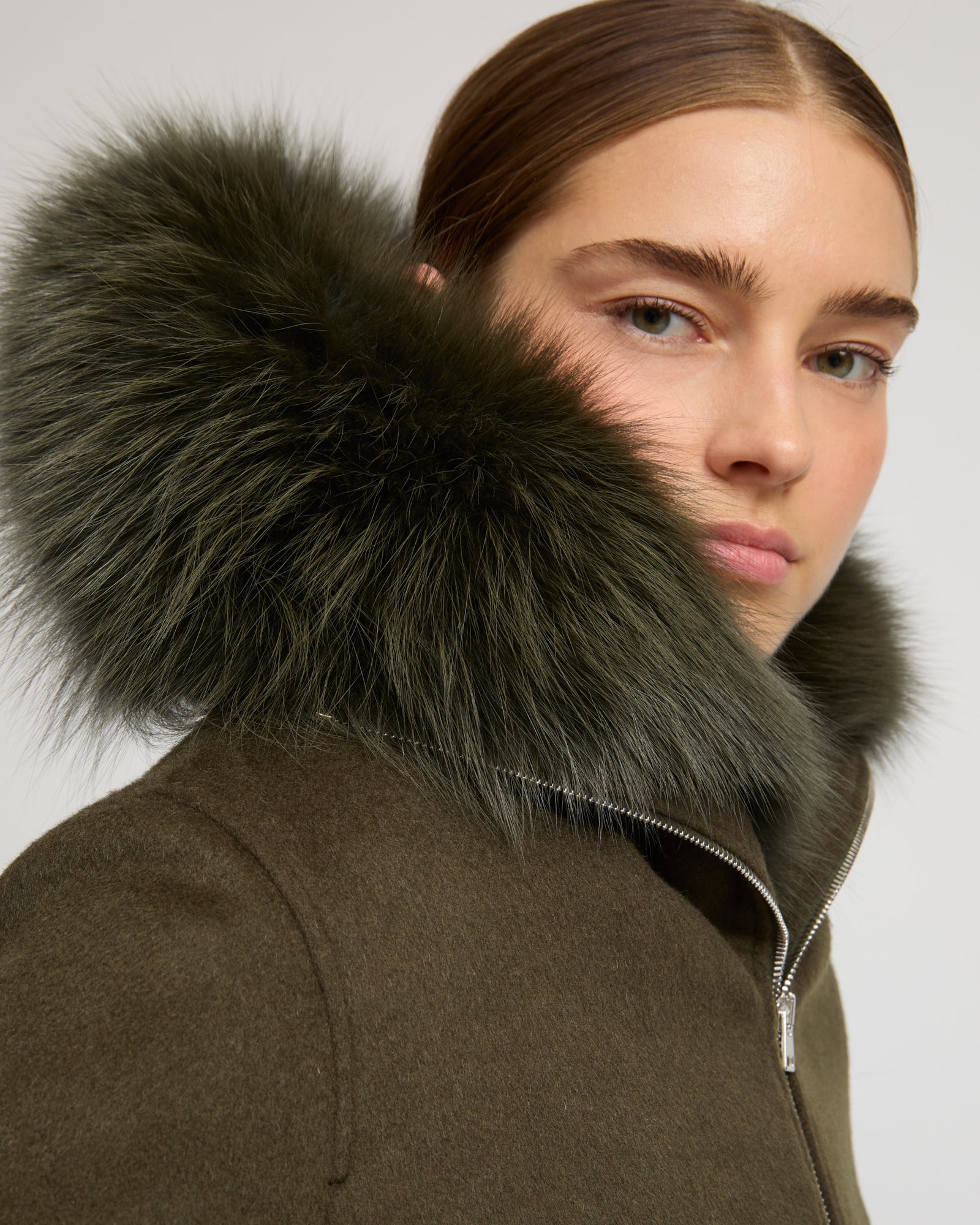 Cropped jacket in cashmere wool with fox fur collar - Yves Salomon