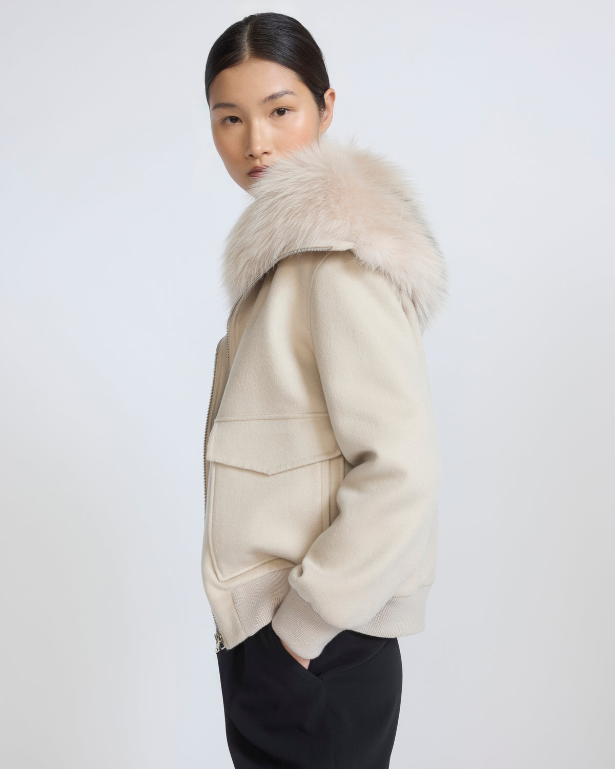 Cropped jacket in cashmere wool with fox fur collar - Yves Salomon - New Fall/Winter Collection