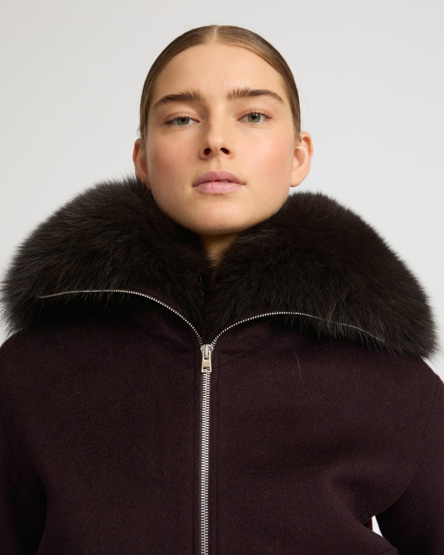 Cropped jacket in cashmere wool with fox fur collar - Yves Salomon