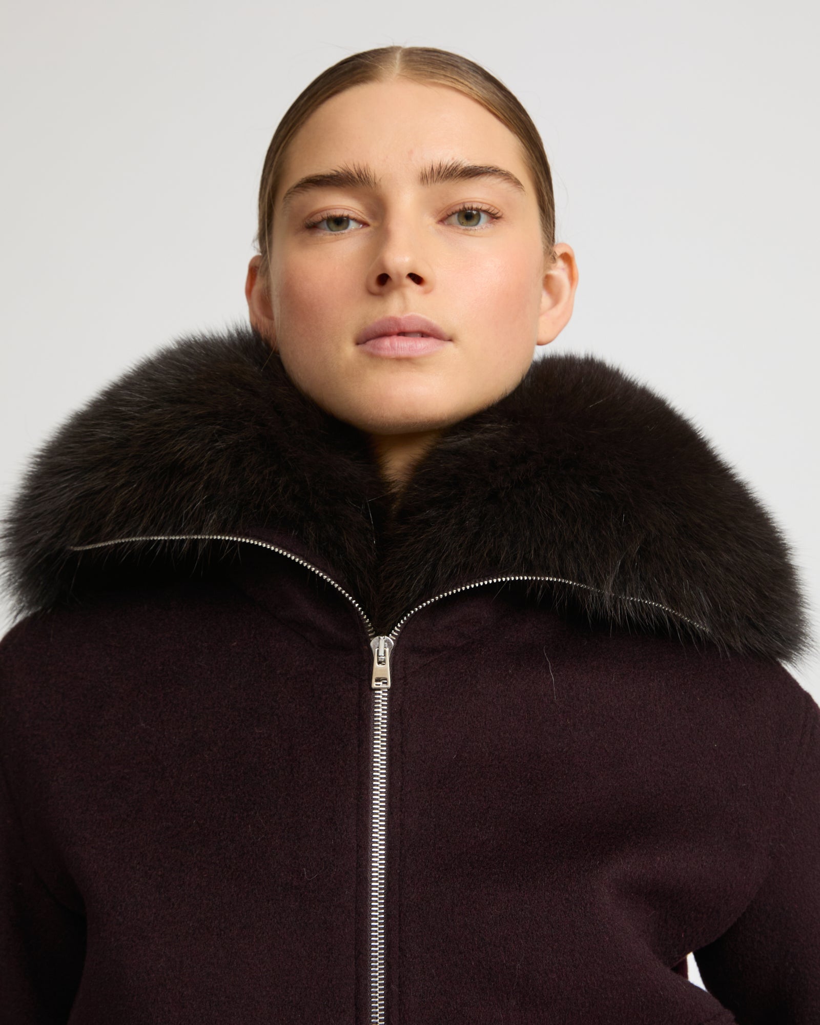 Cropped jacket in cashmere wool with fox fur collar - Yves Salomon