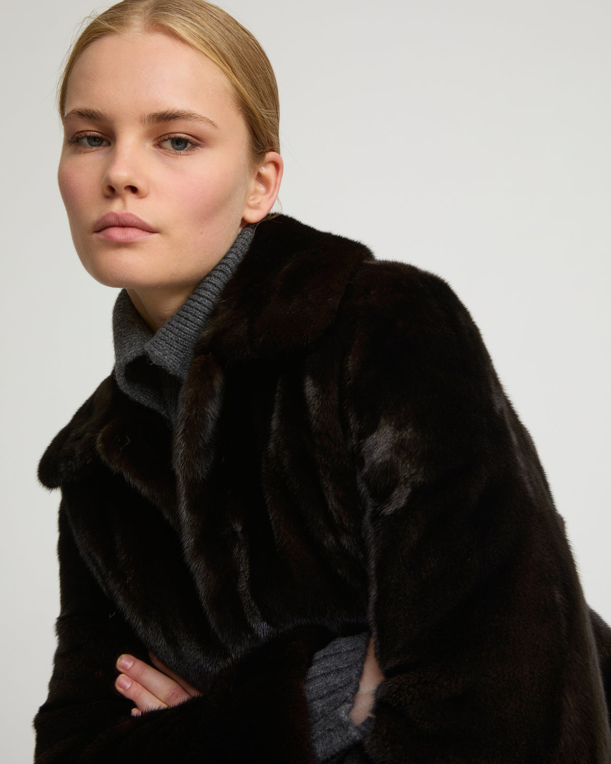 Short jacket in long-haired mink fur
