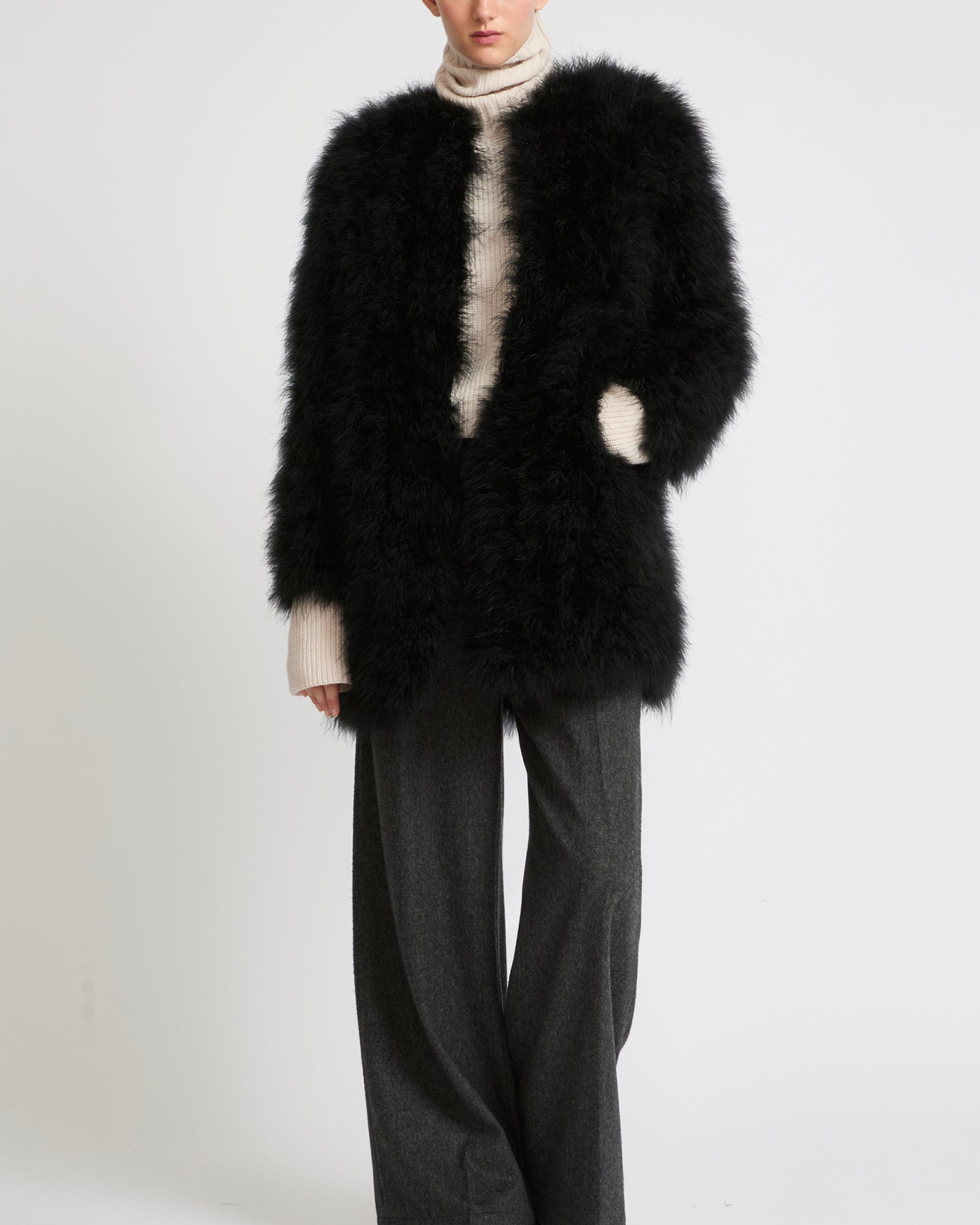 【関税込み】Yves Salomon ブラック フェザー ジャケット Yves Salomon フェザージャケット | ブラック | FARFETCH JP