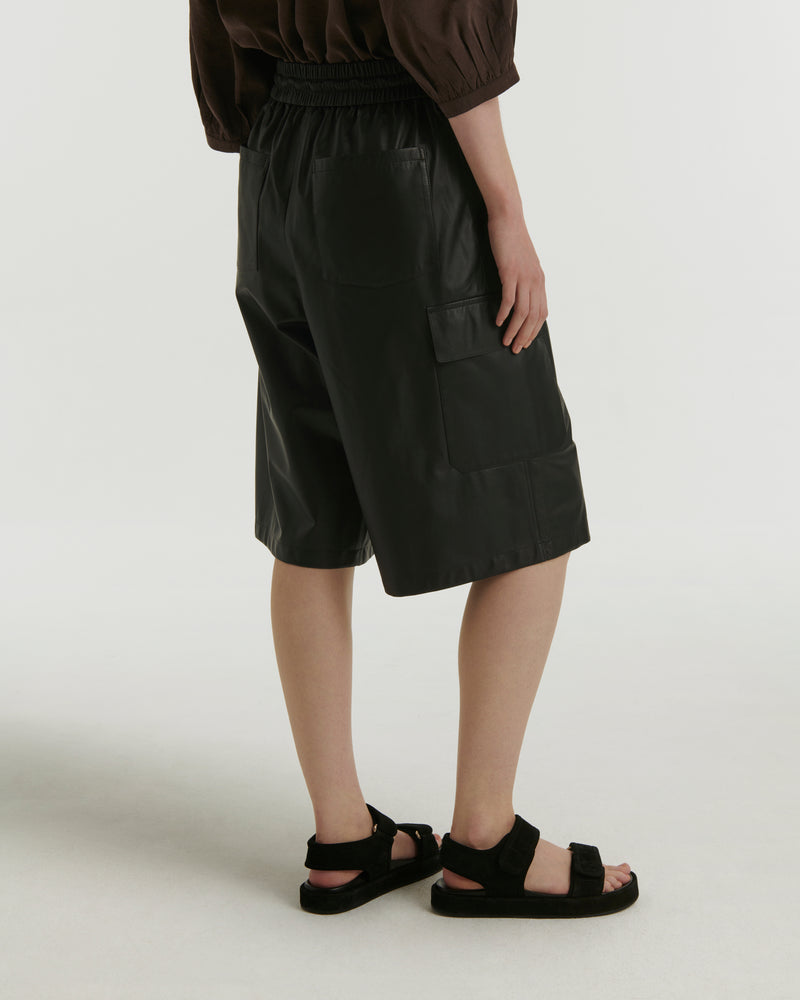 Lamb leather bermuda shorts