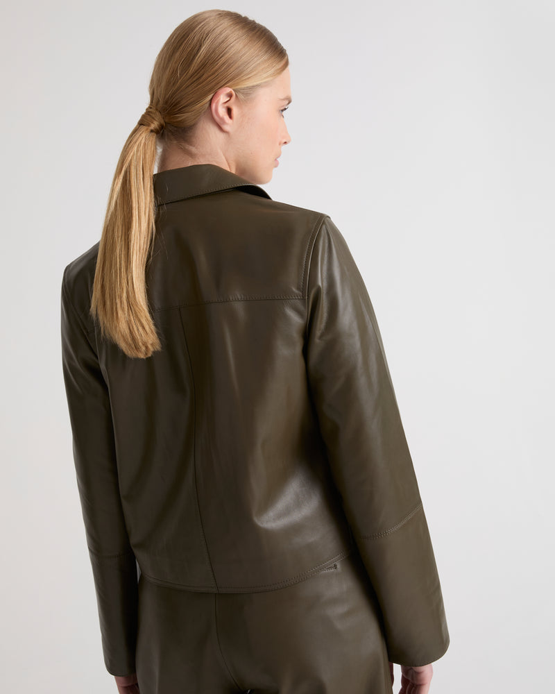 Short leather jacket