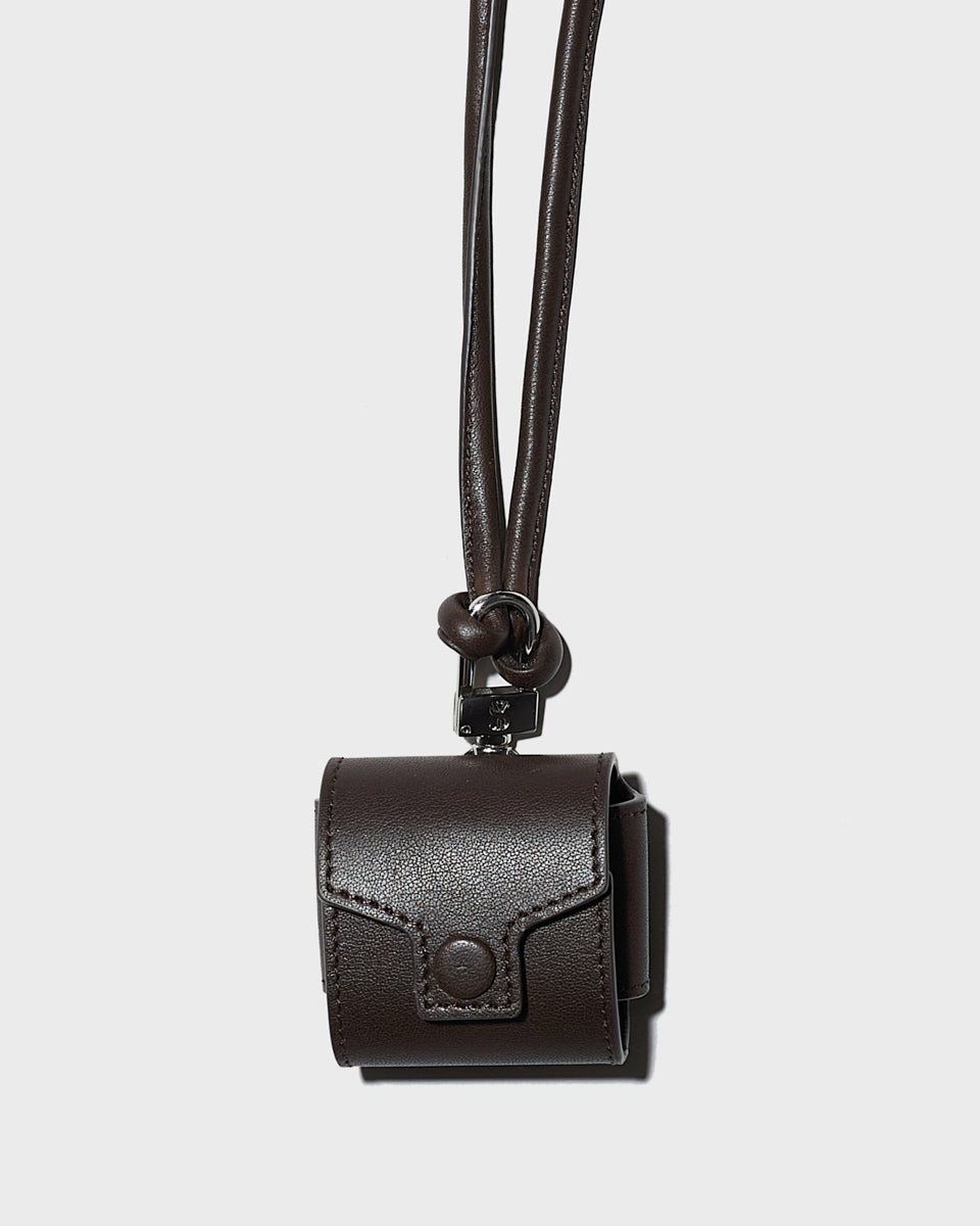 AirPods case in lamb leather - brown - Yves Salomon