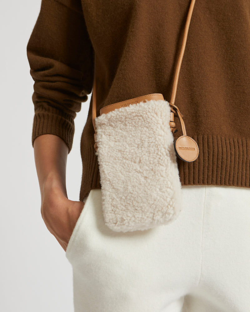 Phone case in curly merino and leather - beige - Yves Salomon