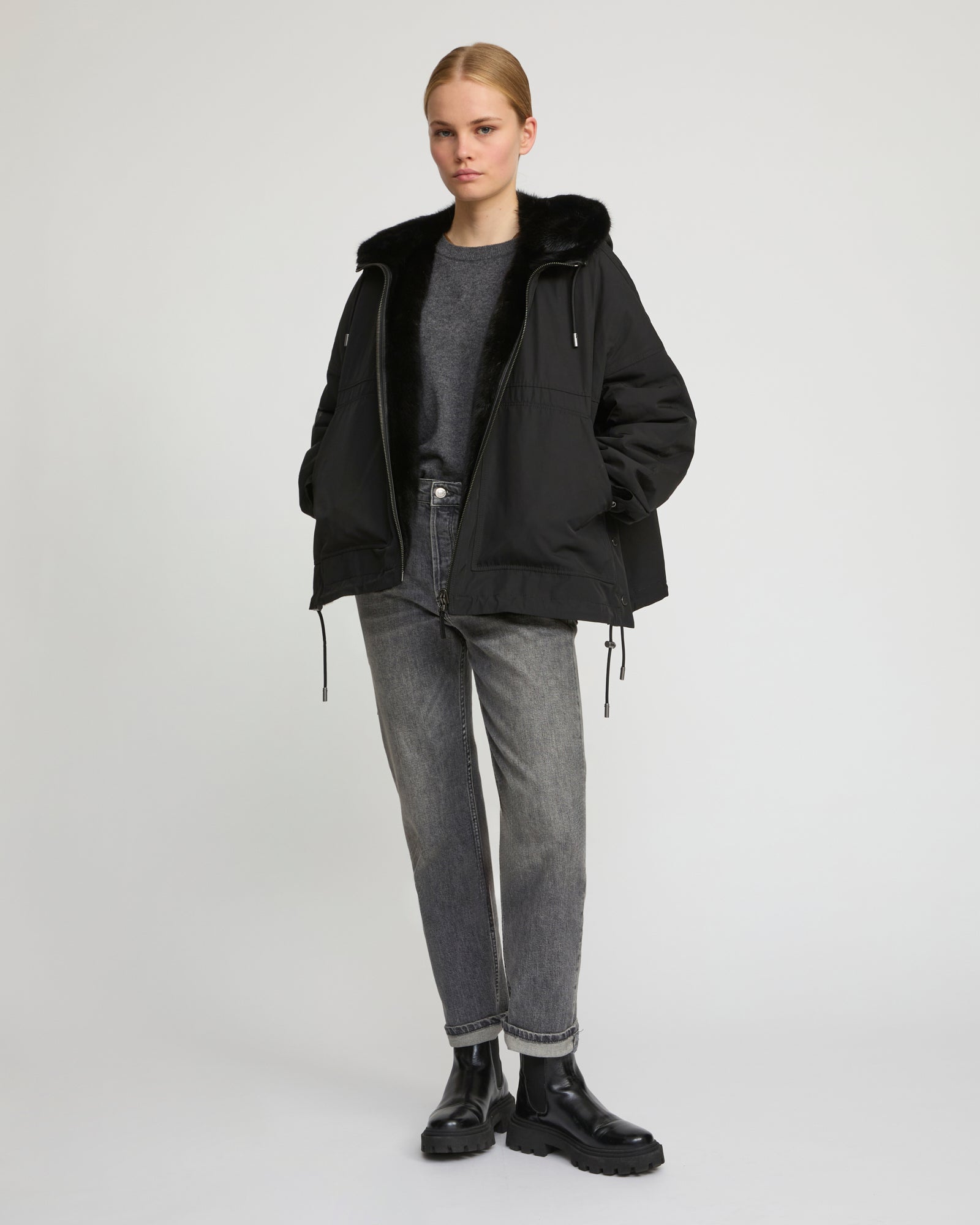 Short reversible parka in water-repellent technical fabric and