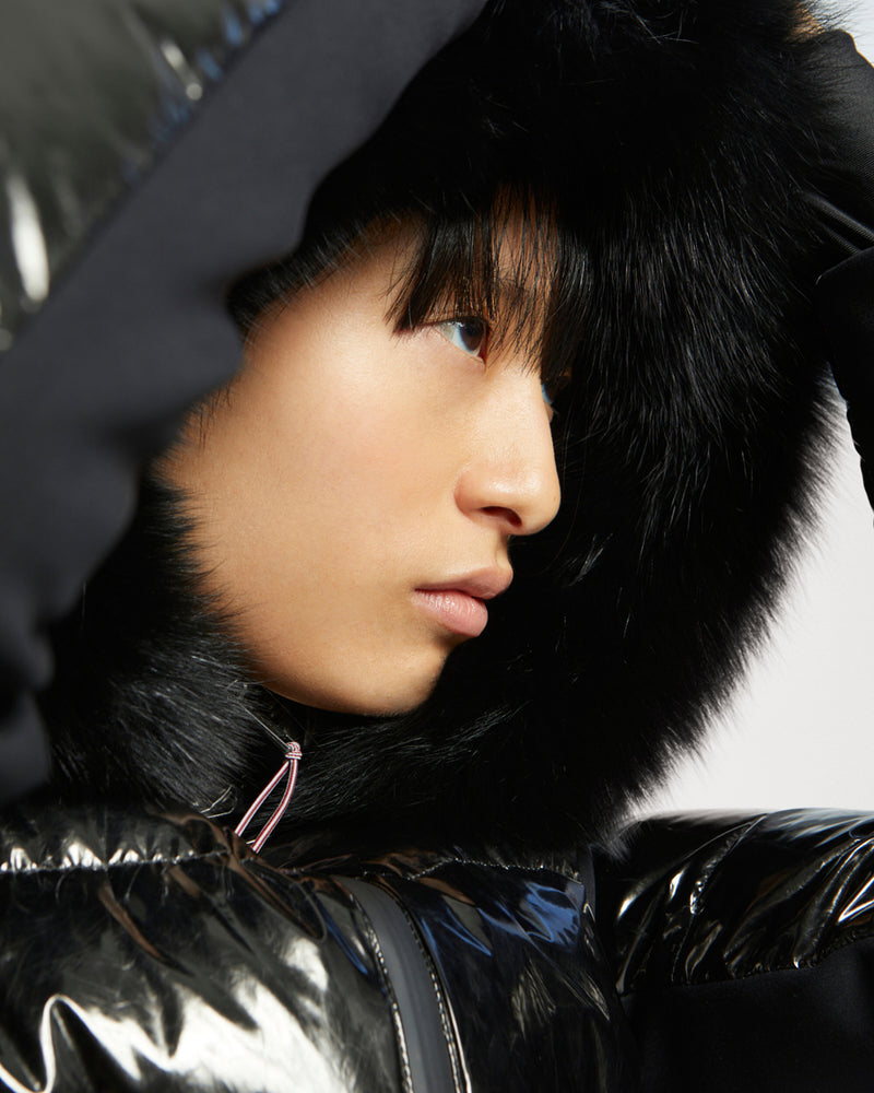 Ski jacket with fox fur hood