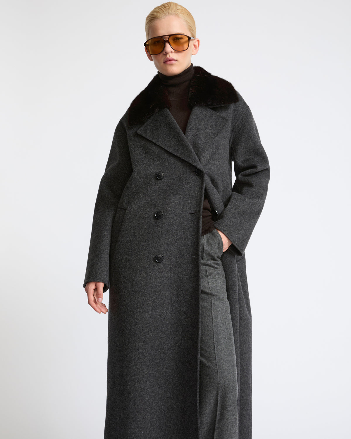 CARRY OVER : Long cashmere wool coat with mink fur collar - Yves Salomon - New Fall Winter Collection