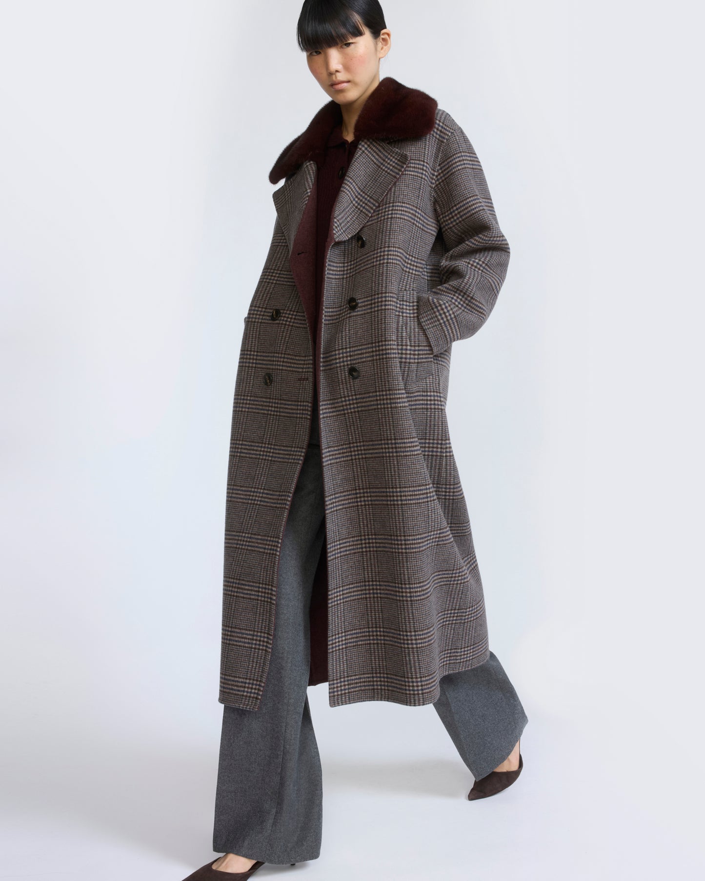 Long cashmere wool coat with mink fur collar - Yves Salomon - New Fall/Winter Collection