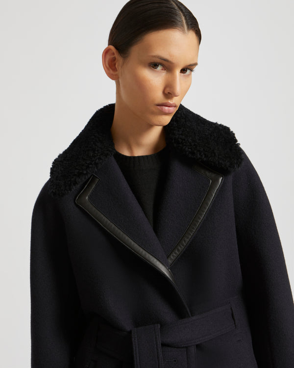 Maxi coat in wool with merino collar