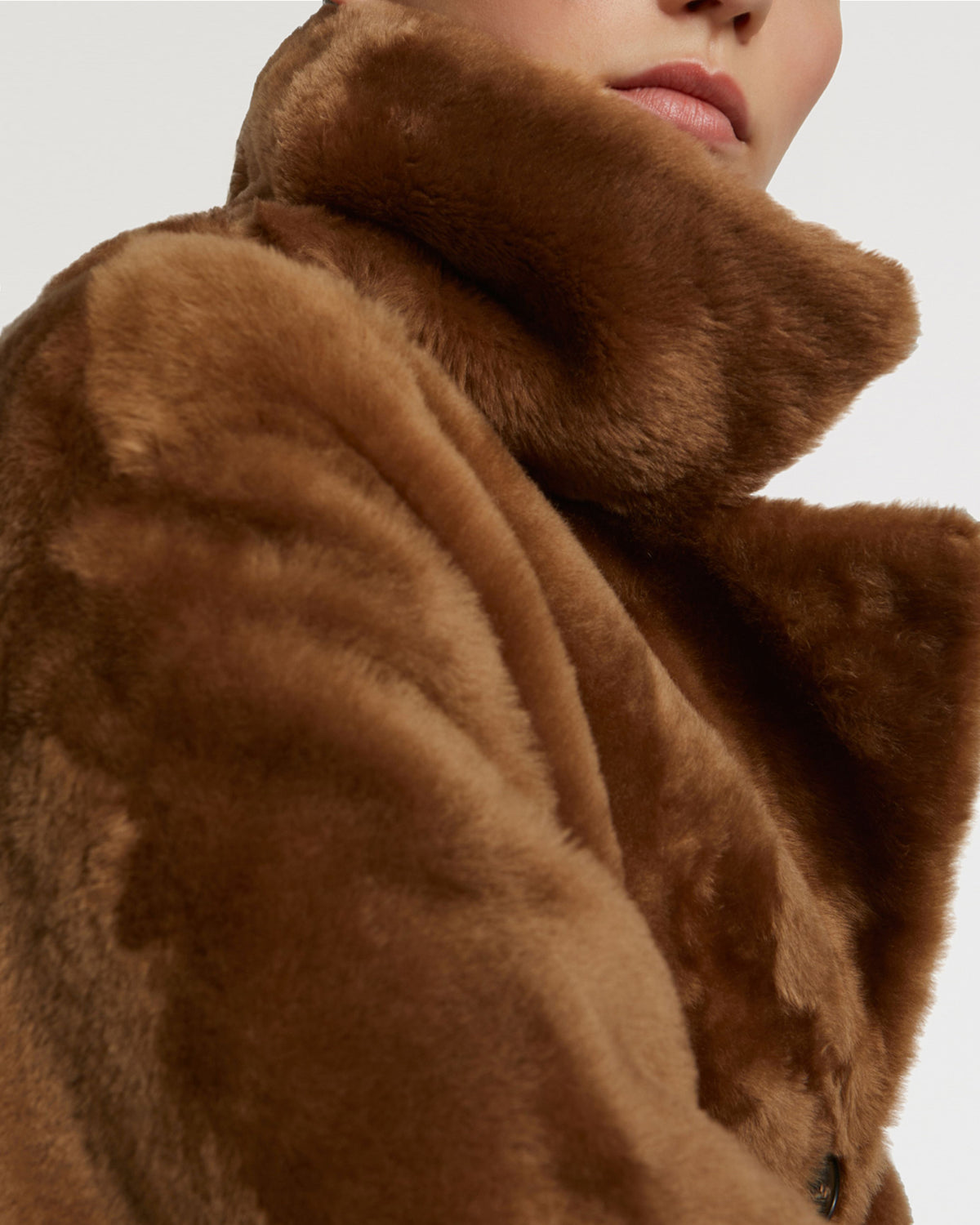Long double-breasted shearling coat -Yves Salomon