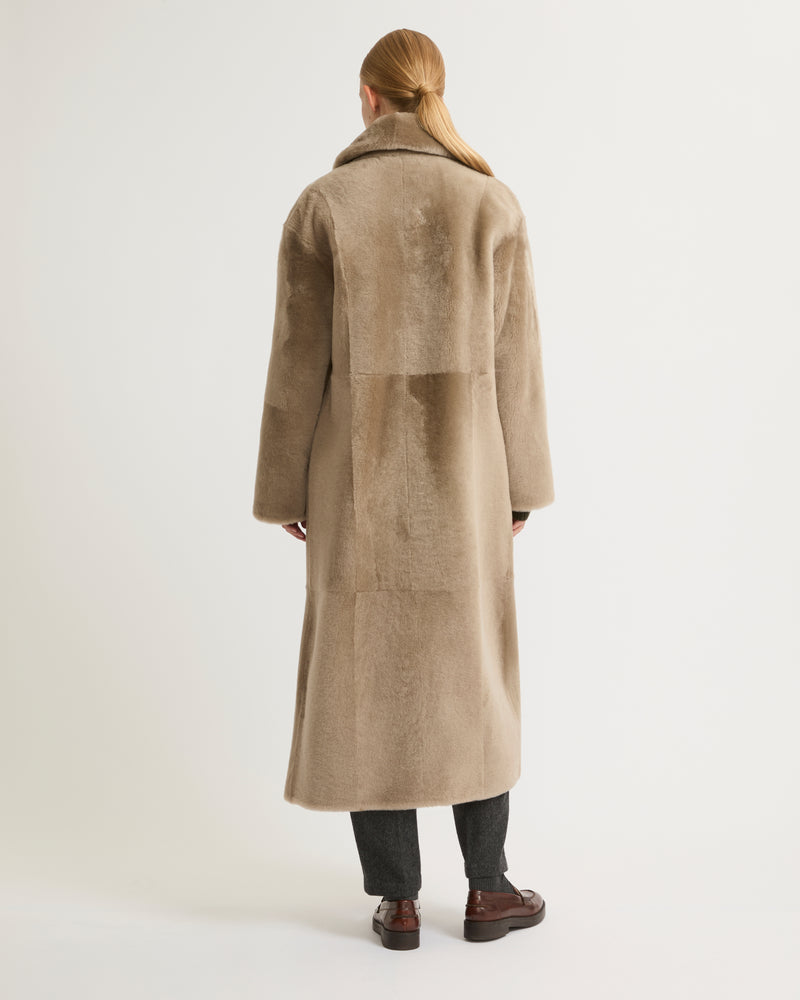 Long double-breasted shearling coat - beige - Yves Salomon