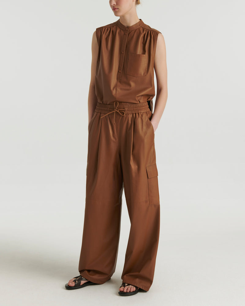 Cargo trousers in lamb leather