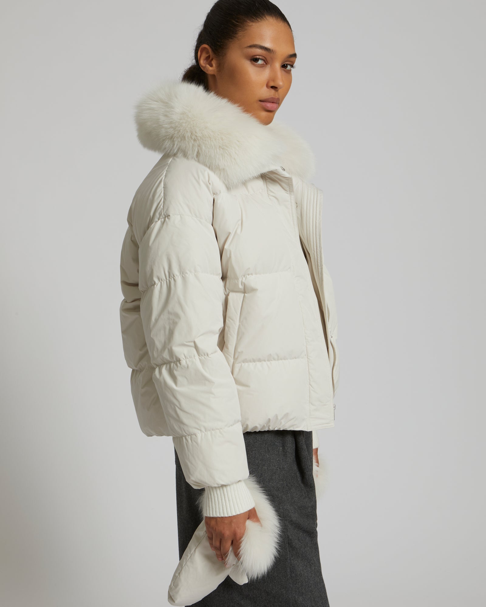Boxy down jacket in waterproof technical fabric with fox fur collar - white - Yves Salomon