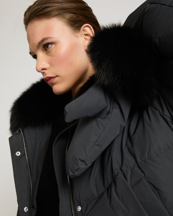 Boxy down jacket in waterproof technical fabric with fox fur collar - black