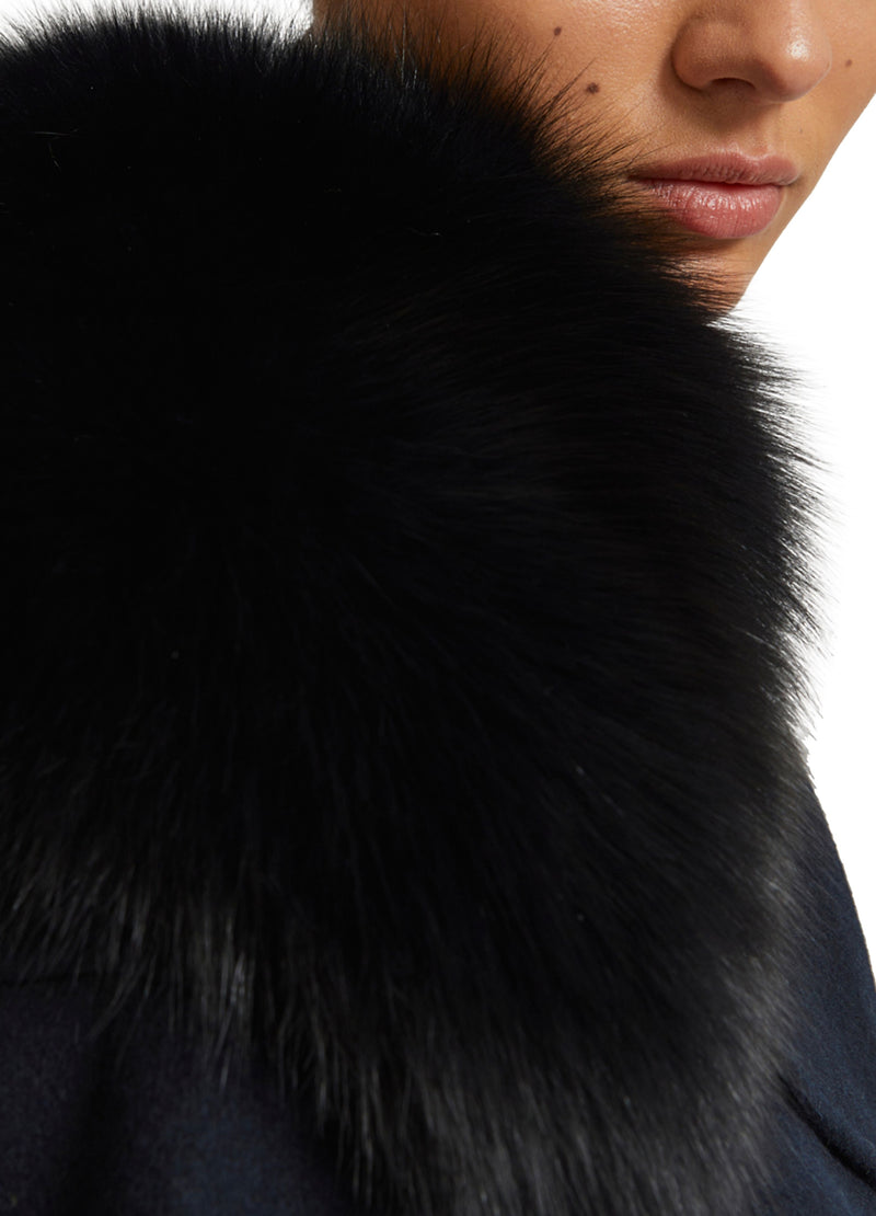 Cashmere wool peacot with fox fur collar