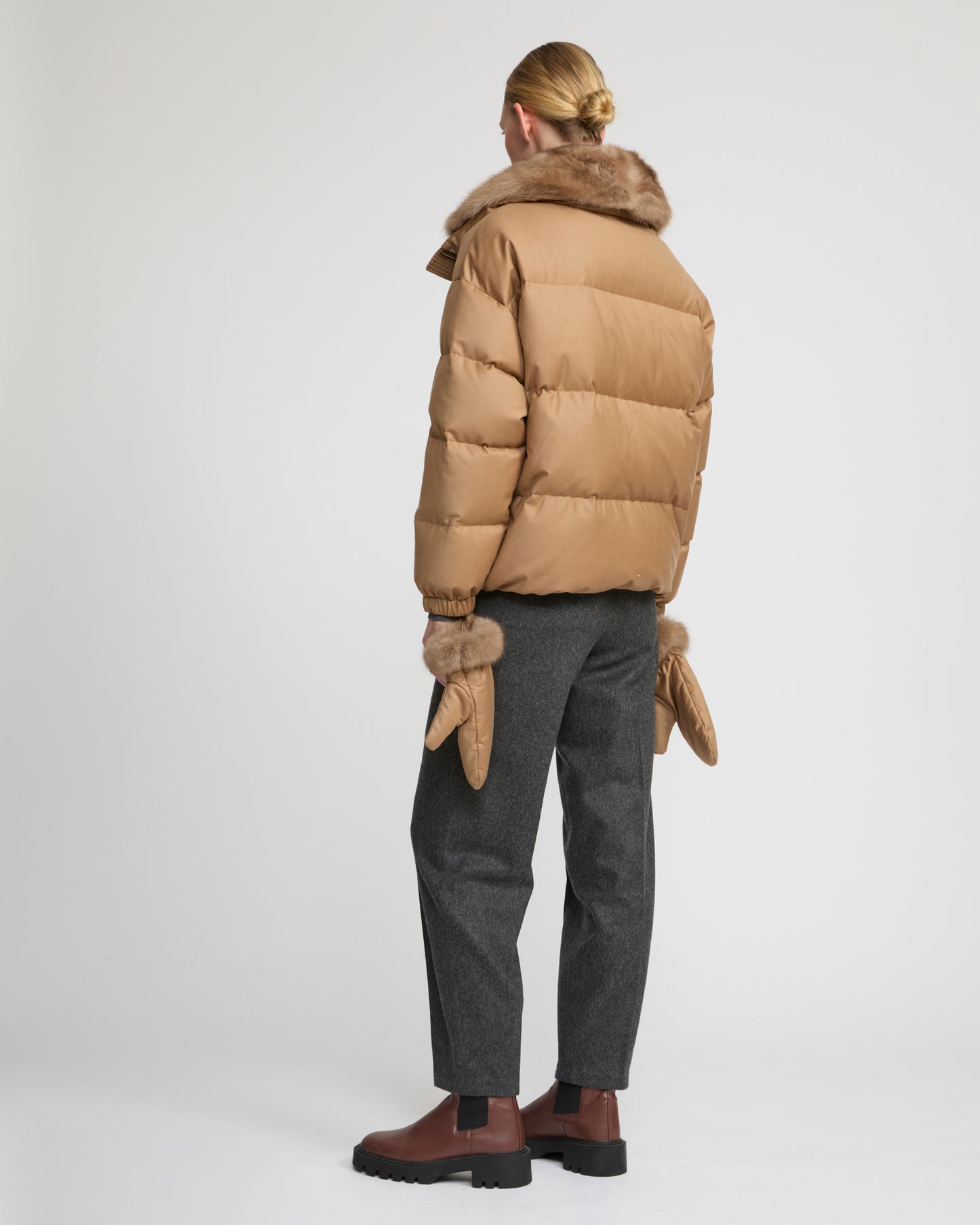Short down jacket made with Loro Piana flannel and sable fur - Yves Salomon