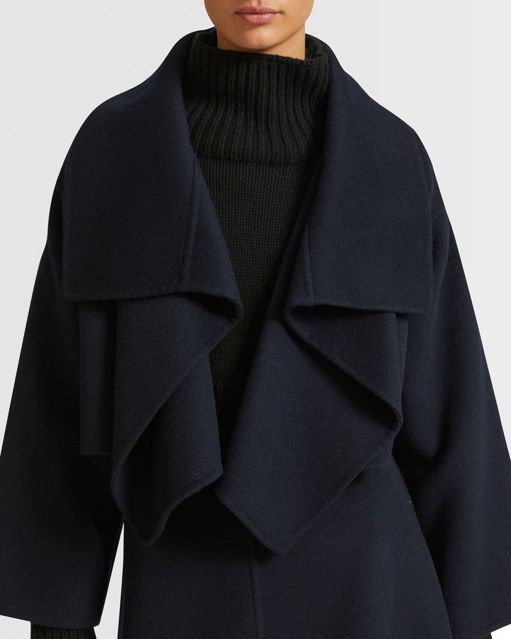 Cropped jacket in cashmere wool