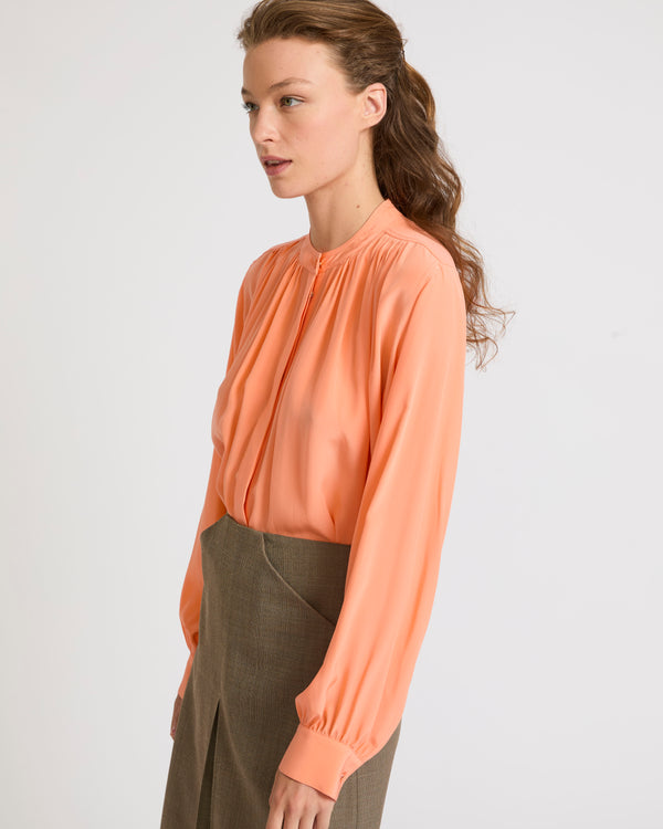 Pleated shirt in light silk crepe