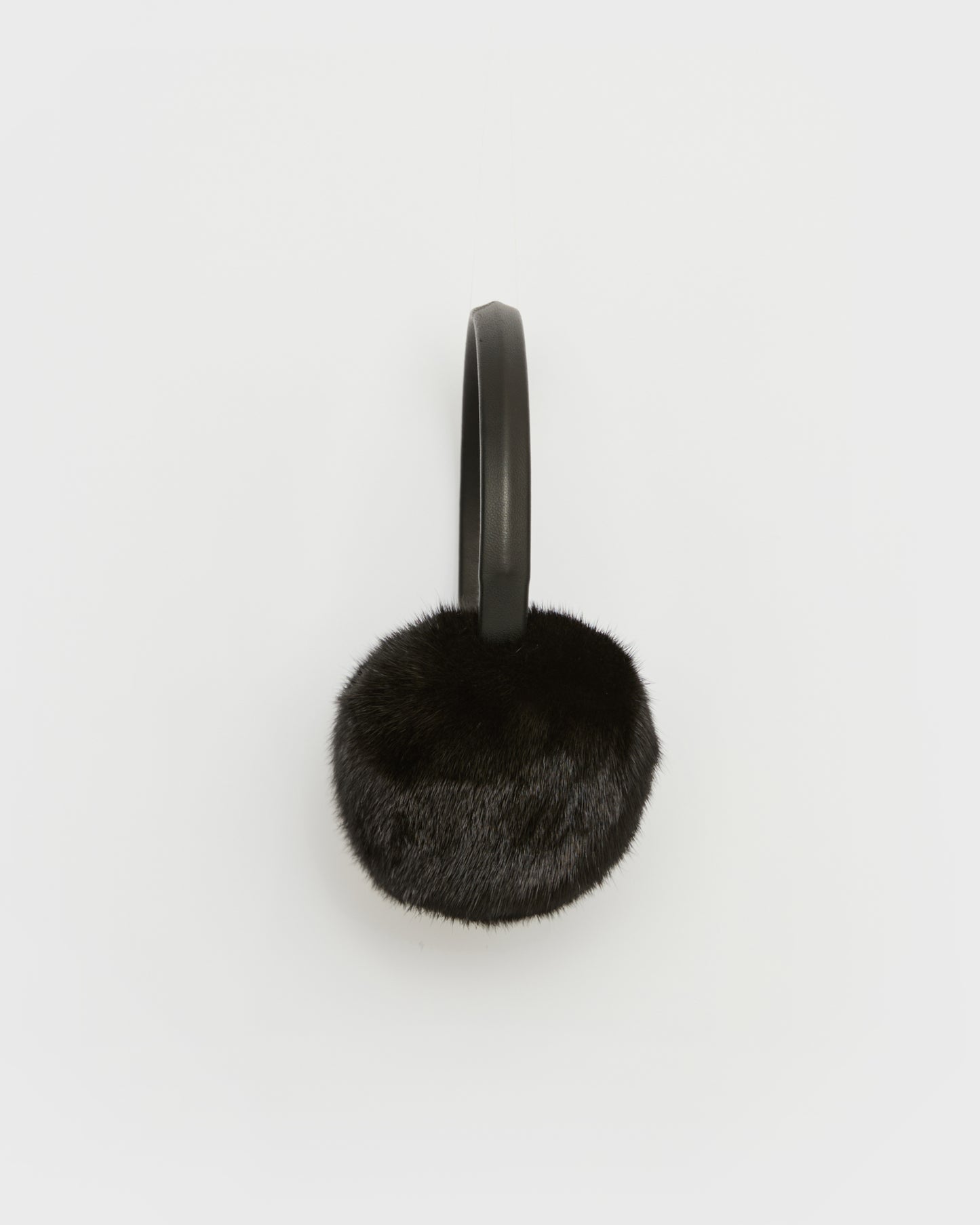 CACHE OREILLES -Yves Salomon
