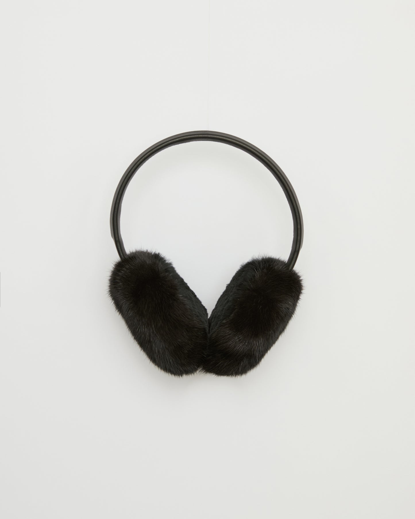 CACHE OREILLES -Yves Salomon