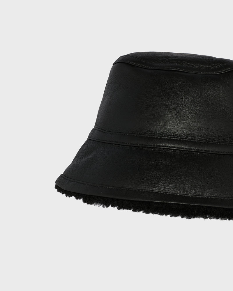 Curly merino bucket hat - black - Yves Salomon