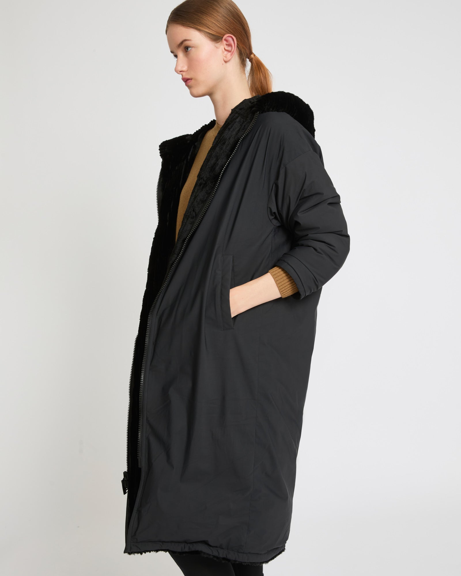 Reversible down jacket with ribbed rex rabbit fur - black