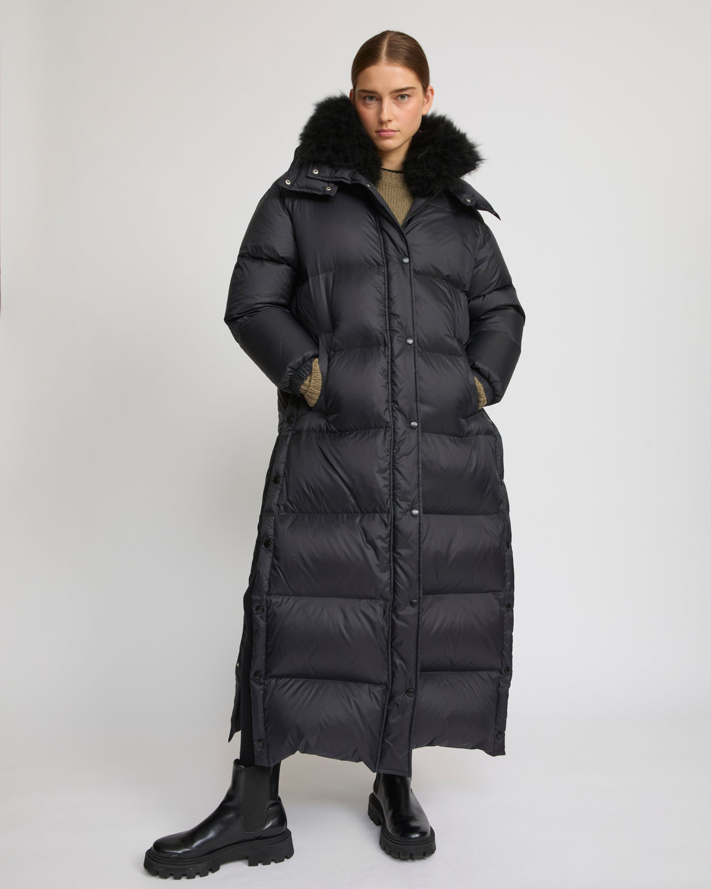 Extra-long down jacket with hood - Yves Salomon