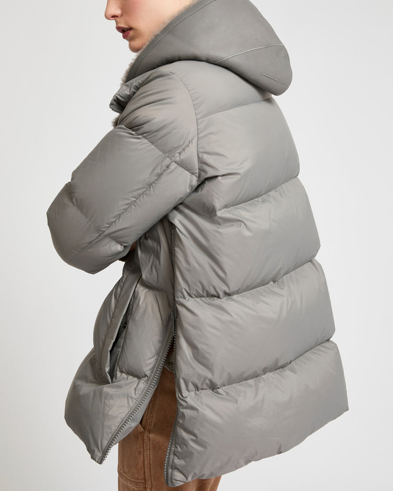 Hooded down jacket in nylon and lamb