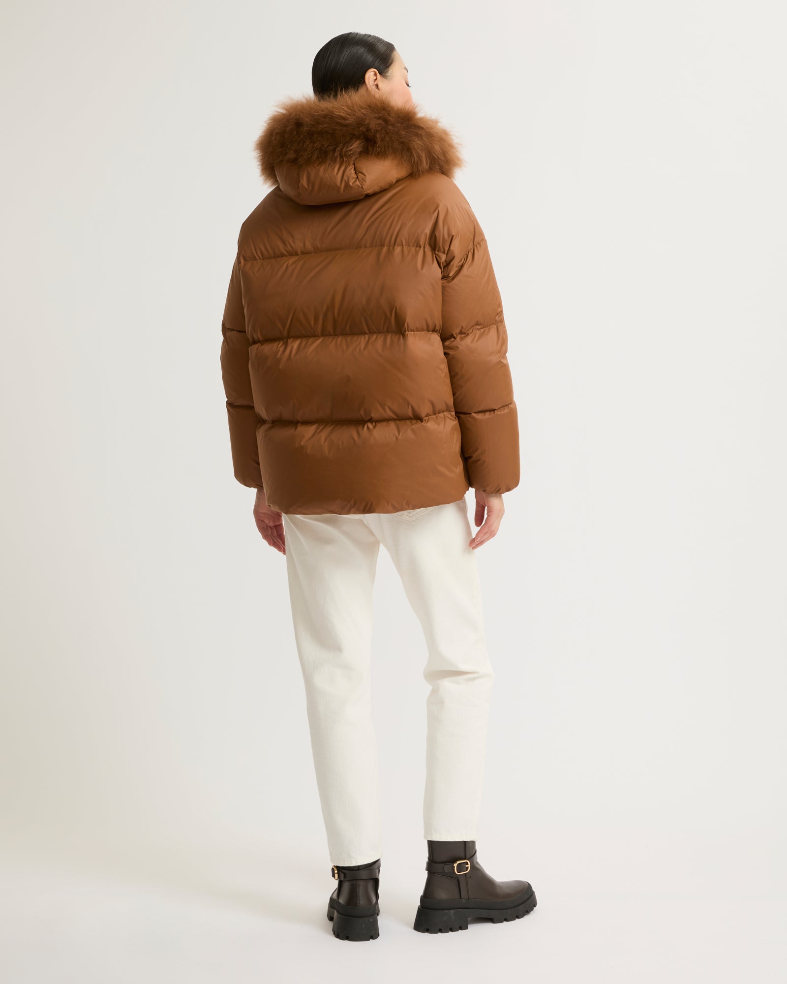 【関税込み】Yves Salomon タン スエード シアリング ミトン Yves Salomonのタン スエード シアリング ミトンがセール中