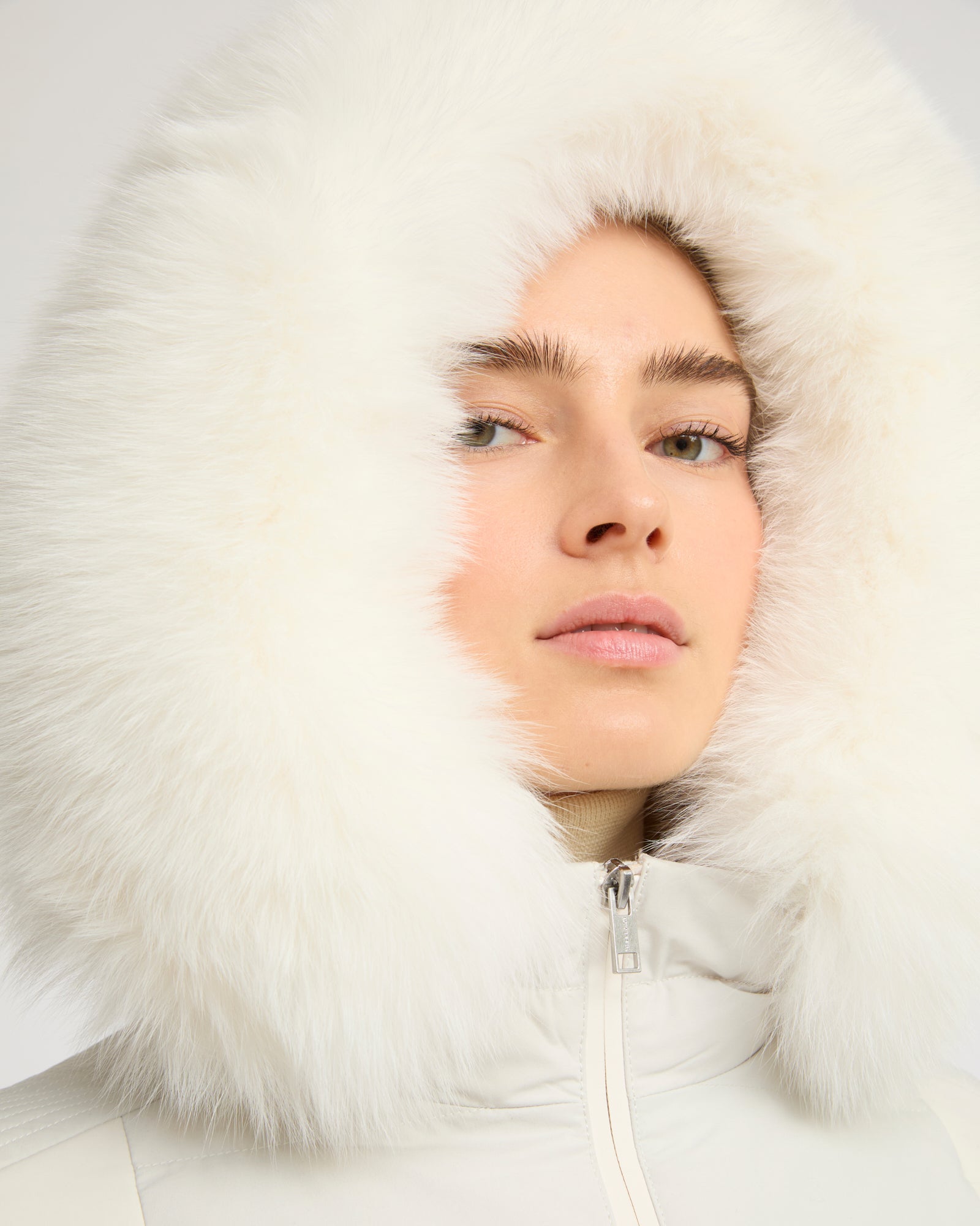 Mixed fabric belted ski jacket with fox fur trim - Yves Salomon