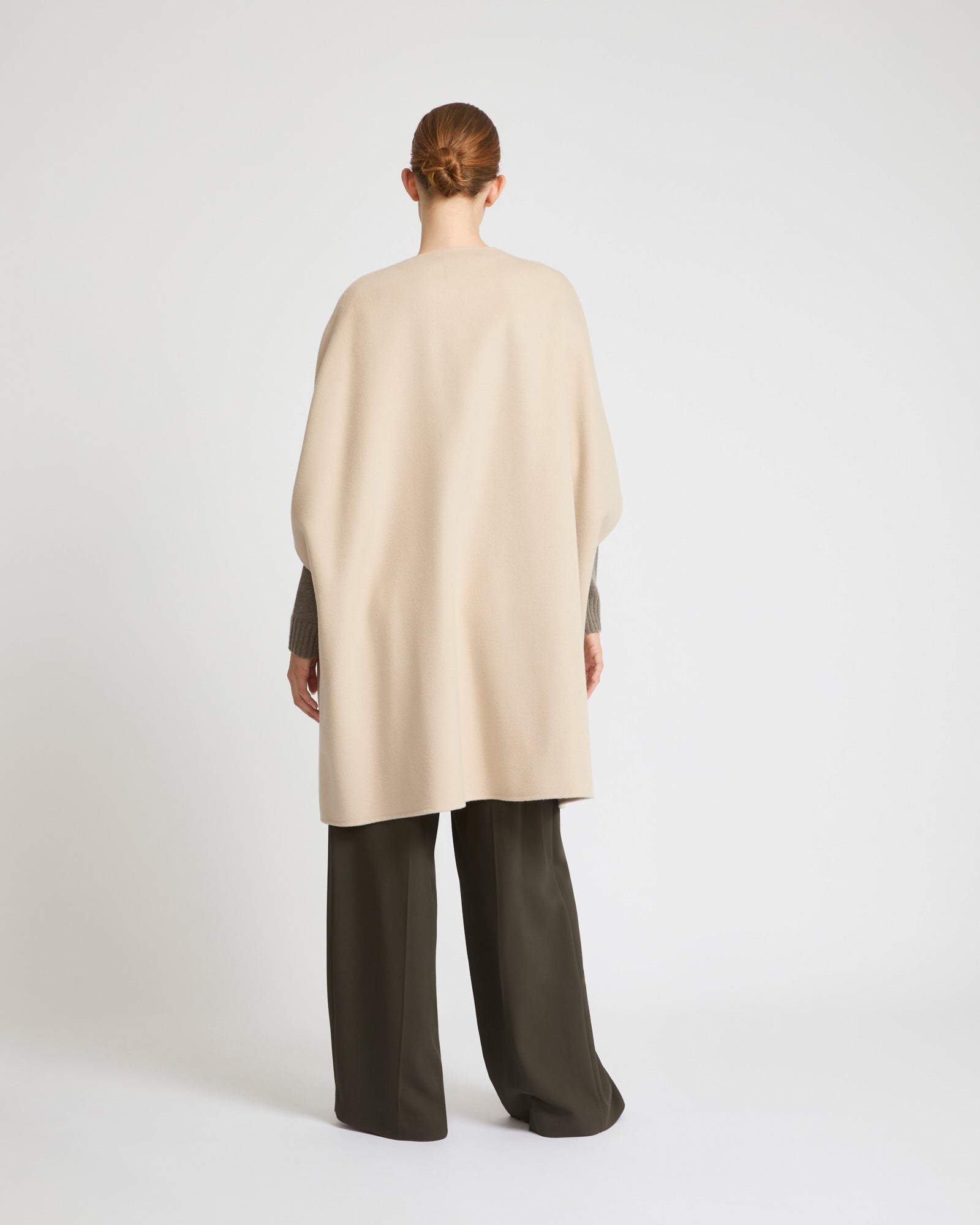 Cashmere blend cape with removable mink pockets - beige