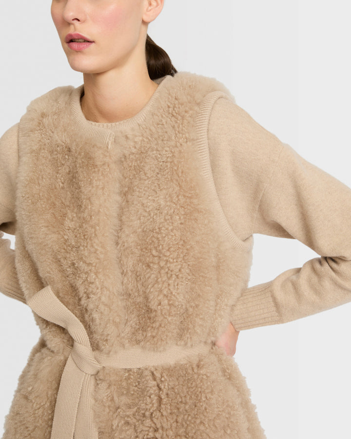 Long belted gilet in merino knit and lambskin