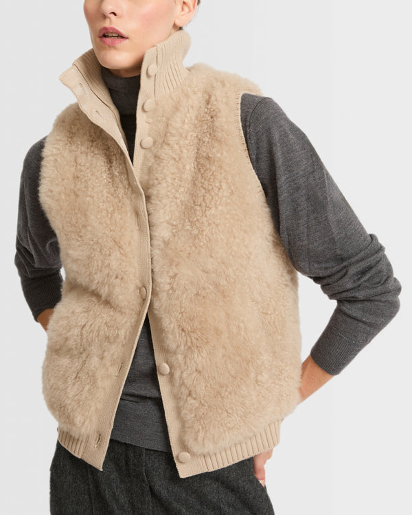 Short gilet in merino knit and lambskin